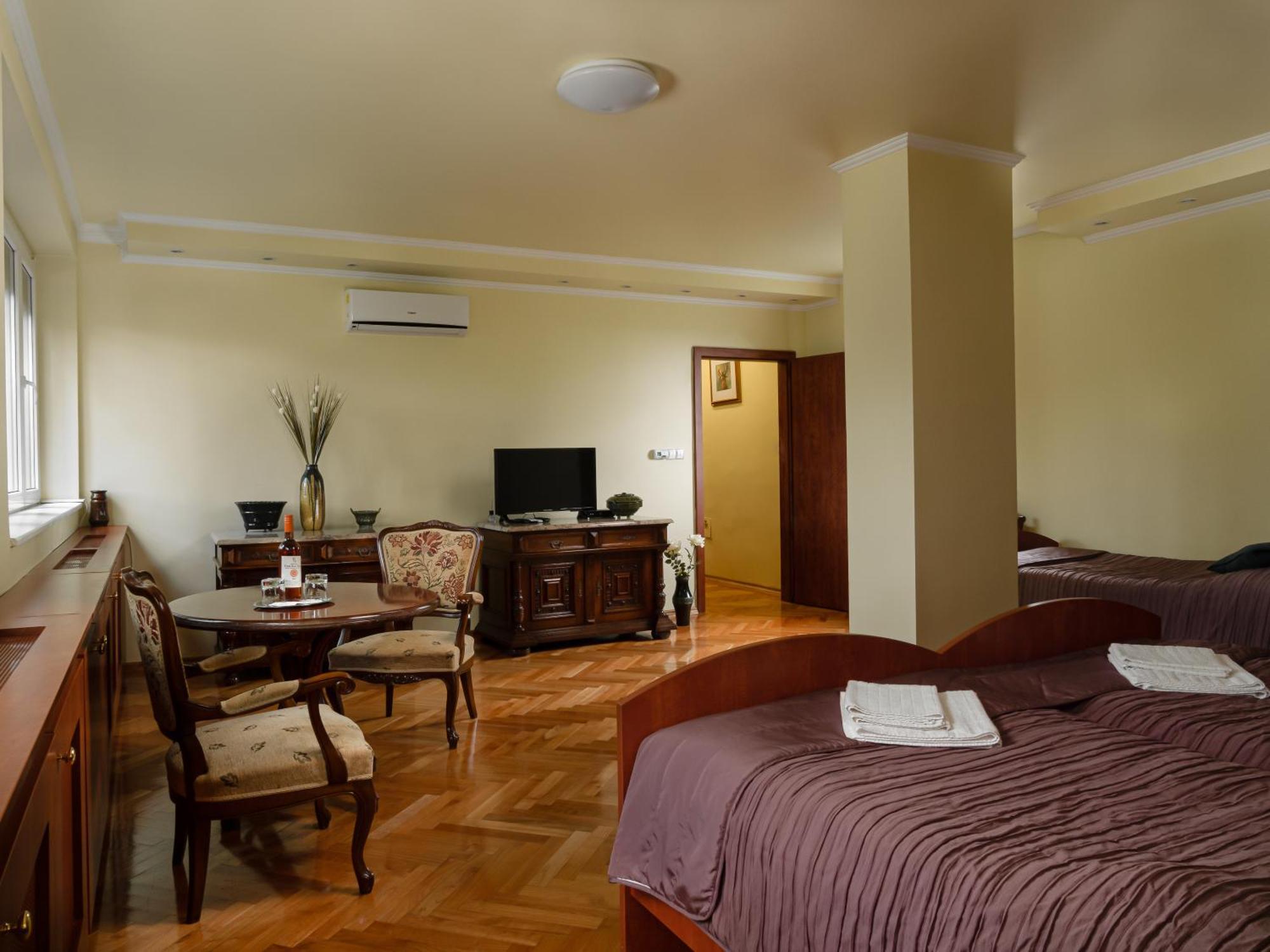 Frank Vendeghaz Hotel Veszpramvarsany Exterior photo